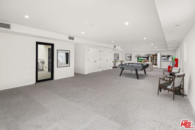 Building Photo - 6242 Cavalleri Rd