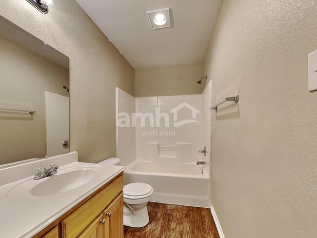 Building Photo - 1039 Winepress Rd