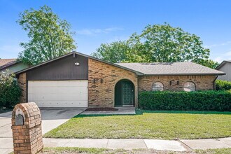 Building Photo - 7609 Xavier Dr