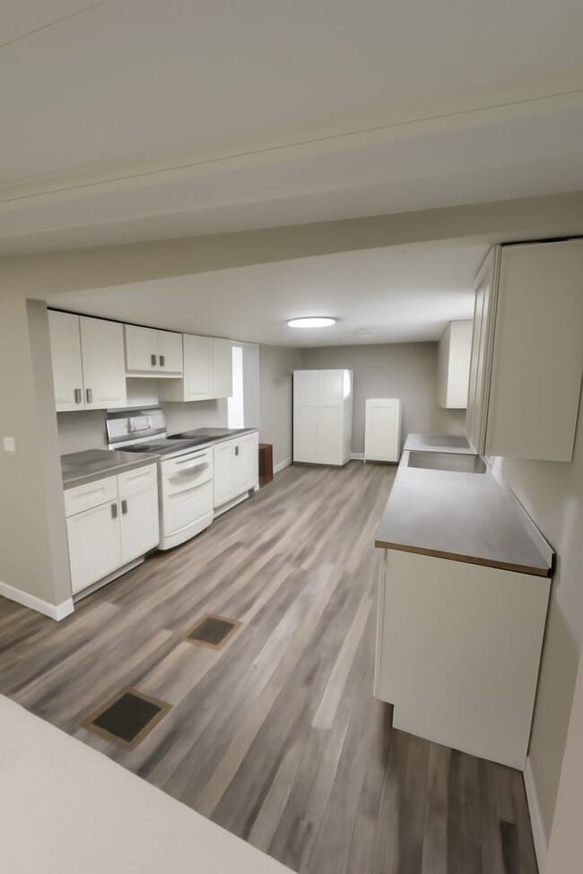 Building Photo - NEWLY RENOVATED 3/2 Home in SW Ocala. Close to WEC & Dunnellon