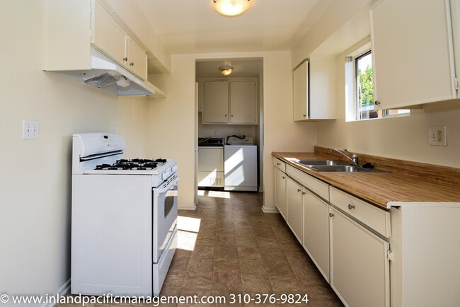 Building Photo - w4521