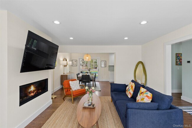 Building Photo - 135 Pembroke Dr