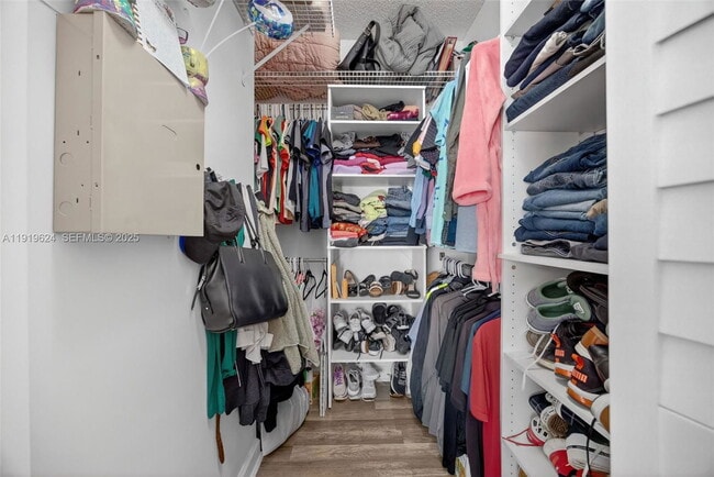 Building Photo - 10101 SW 162nd Ct