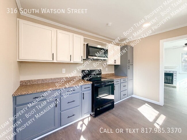 Building Photo - 316 S Watson St