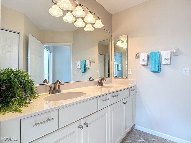 Building Photo - 13140 Broadhurst Loop