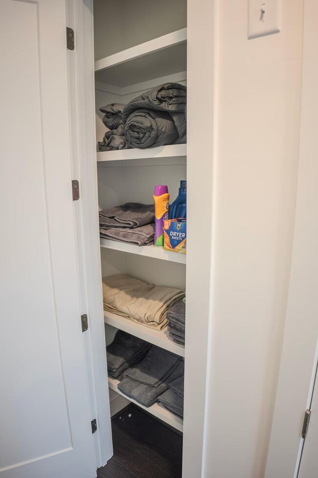 Building Photo - 1680 Memorial Dr SE