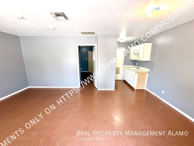 Building Photo - 643 W Summit Ave.