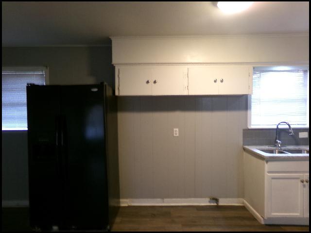 Building Photo - 7018 Fairfield Dr