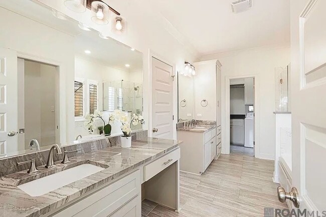 Building Photo - 4 Bedroom Home in Cheval Point Subdivision