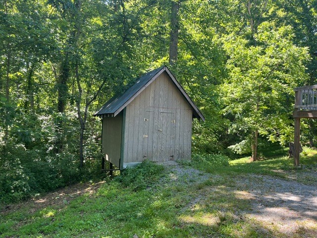 Building Photo - 225 Grandview Rd