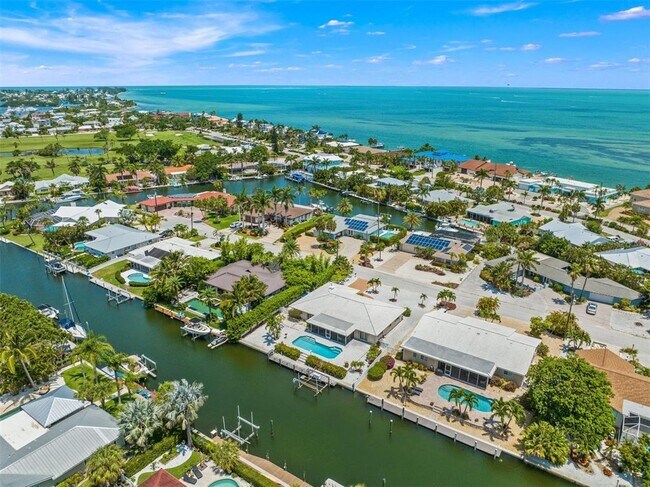 Building Photo - 614 Gladstone Ln