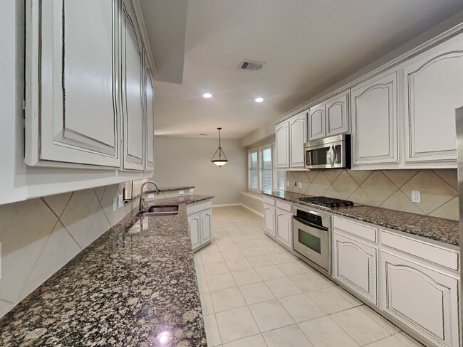 Building Photo - Luxurious Home in The Trails of Prosper! READY NOW!