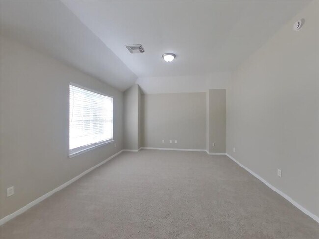 Building Photo - 3607 Lakeaires Ln