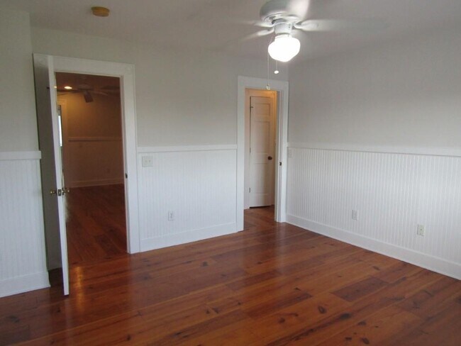 Building Photo - 703 Tradewind Ct
