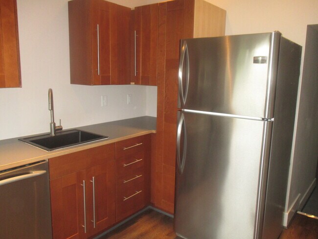 Building Photo - Townhome for rent in Upper Fells Point (Butcher's Hill)