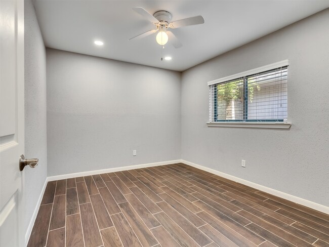 Building Photo - 2554 Olympus Dr