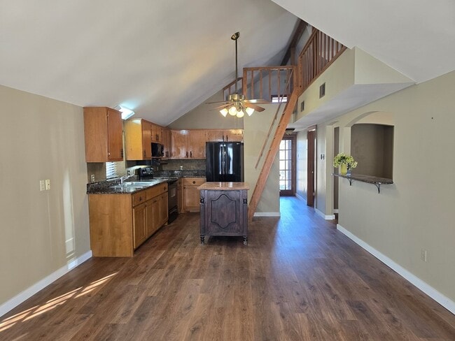 Building Photo - 108 F St