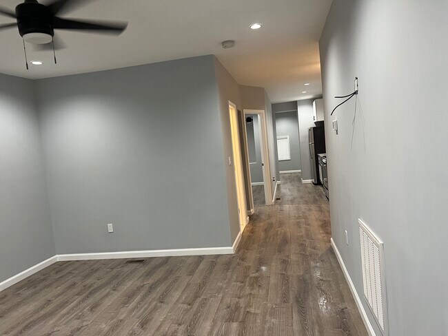 Building Photo - 208 21st St NE