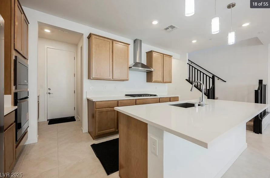 Building Photo - 2487 Altitude St