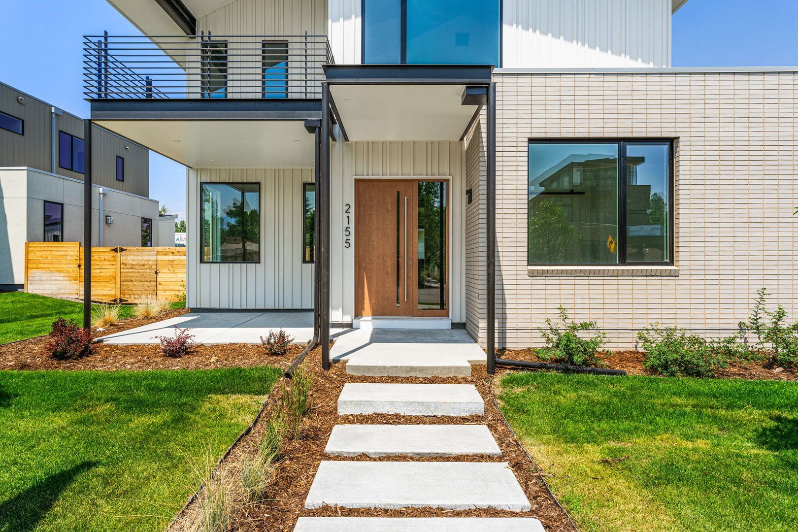 Building Photo - 2155 Vine Ave