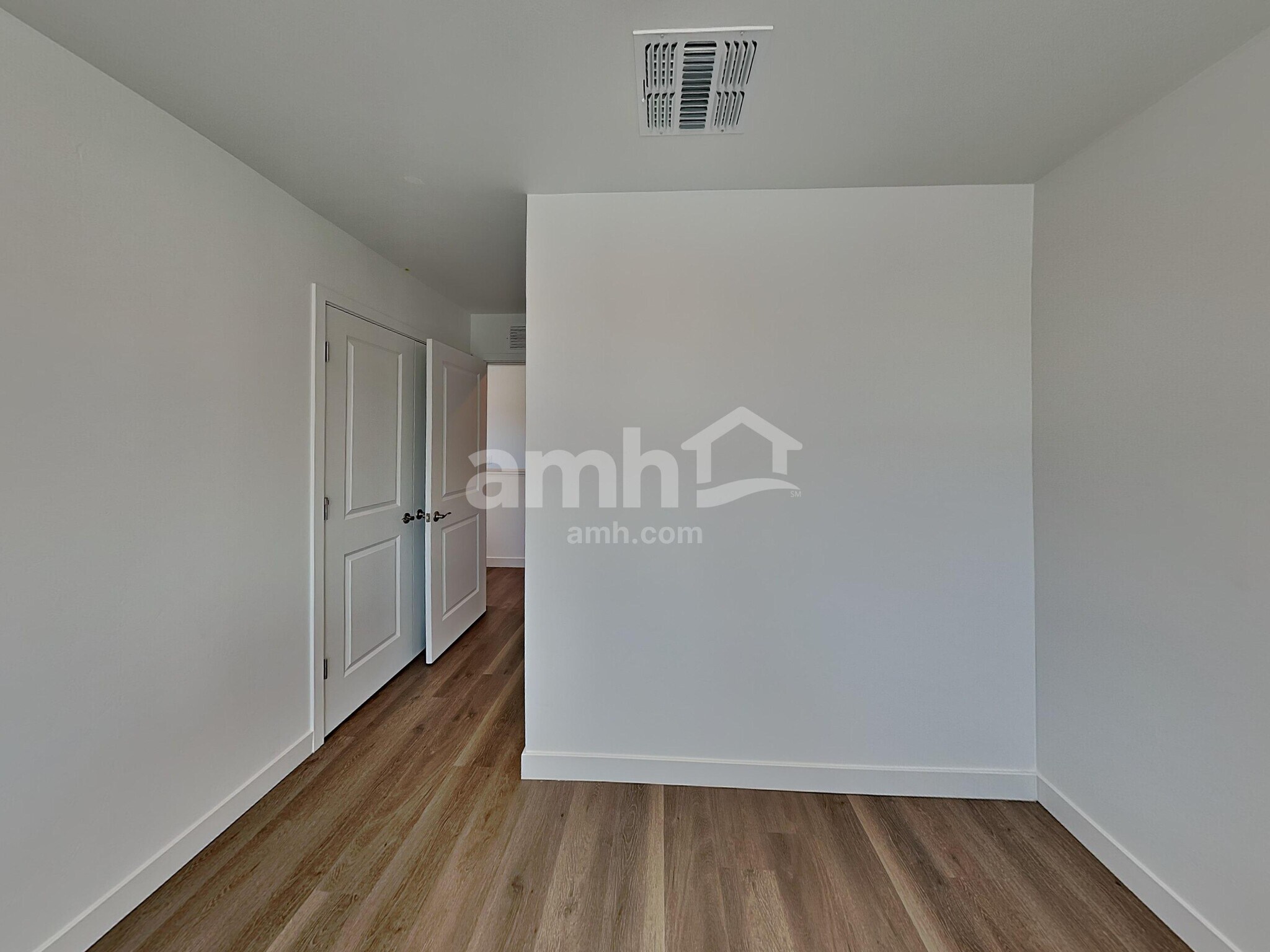 Building Photo - 6192 W Calle Lingo