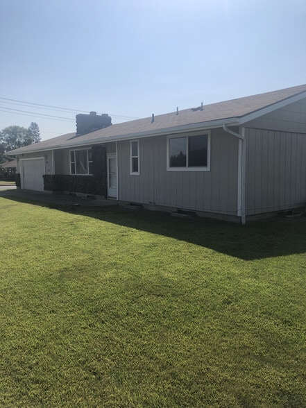 Building Photo - 516 E Wedgewood Ave