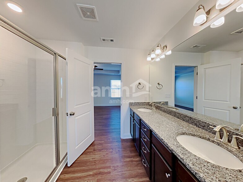 Building Photo - 4852 Chutney Dr
