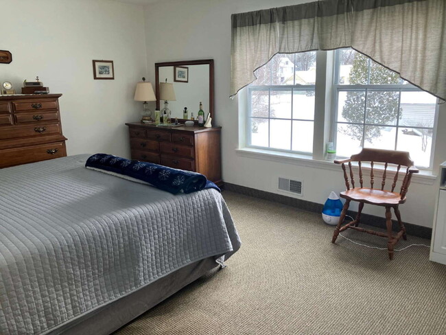 Building Photo - 2 Bedroom, Office and 1.5 bath in the Village of Fairport - Available May 2026! $2,650/month