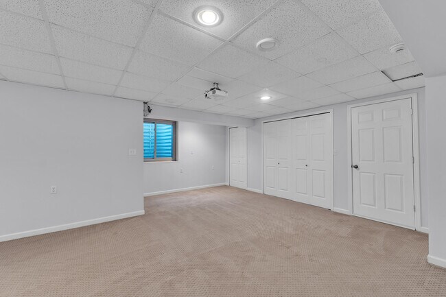Building Photo - 41312 Maplewood Drive
