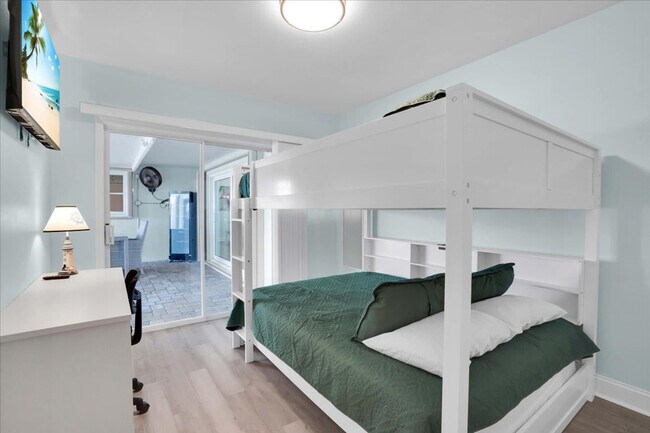 Building Photo - 115 Leland St SE