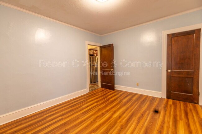 Building Photo - 35 Outlook Ave