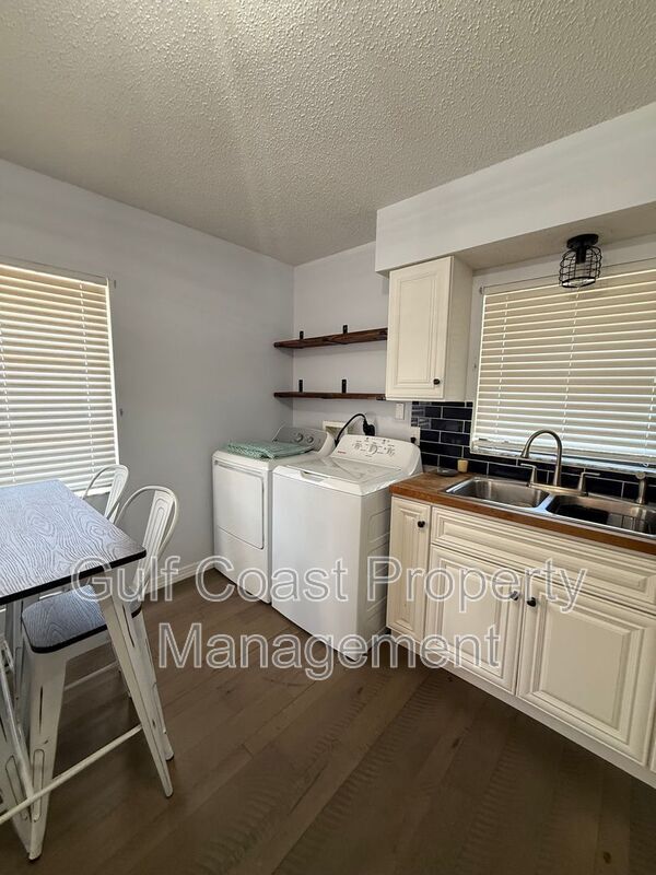 Building Photo - 40 1st Ave