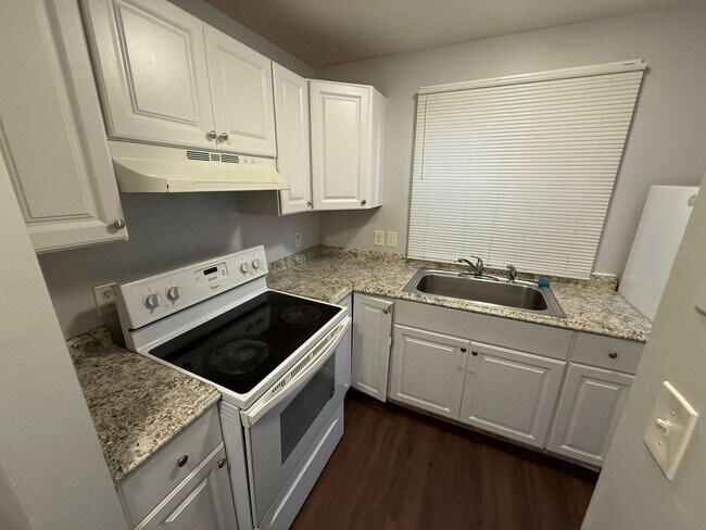 Building Photo - 138 Franklin St