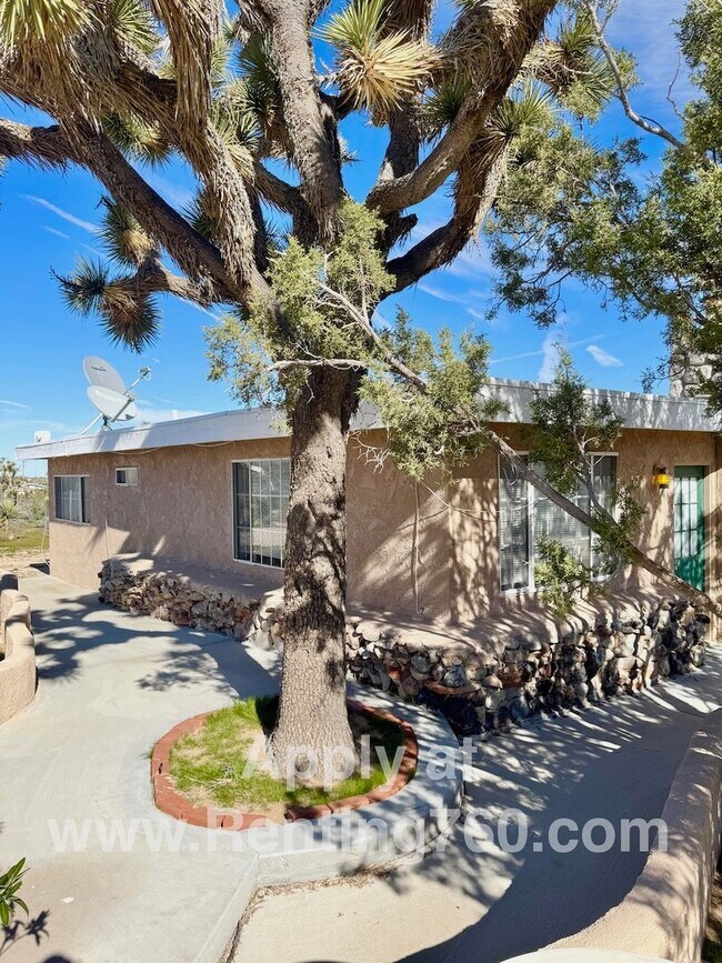 Building Photo - 57212 Chipmunk Trail