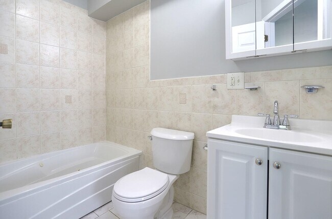 Building Photo - 205 Halladay St