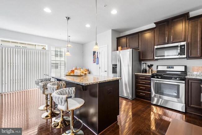 Building Photo - 5000 Forest Pines Dr