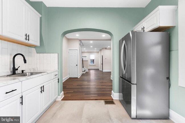 Building Photo - 2113 S Simpson St