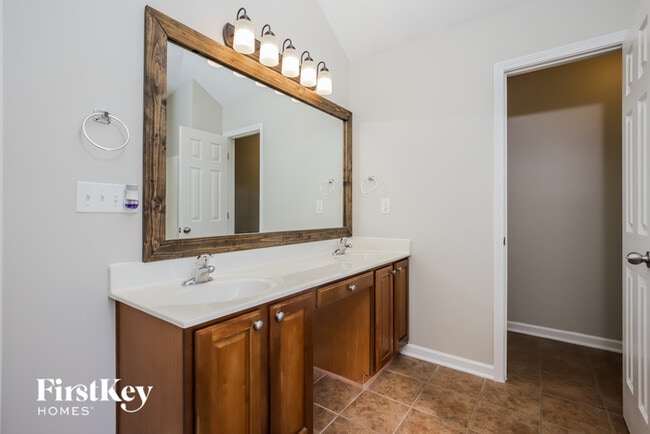 Building Photo - 3903 Treford Ct