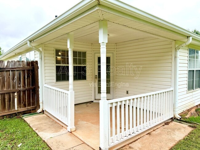 Building Photo - 545 Plantation Cove