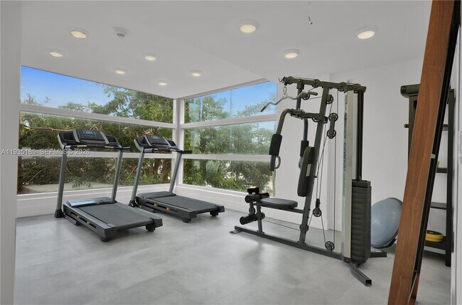 Building Photo - 1150 101st St