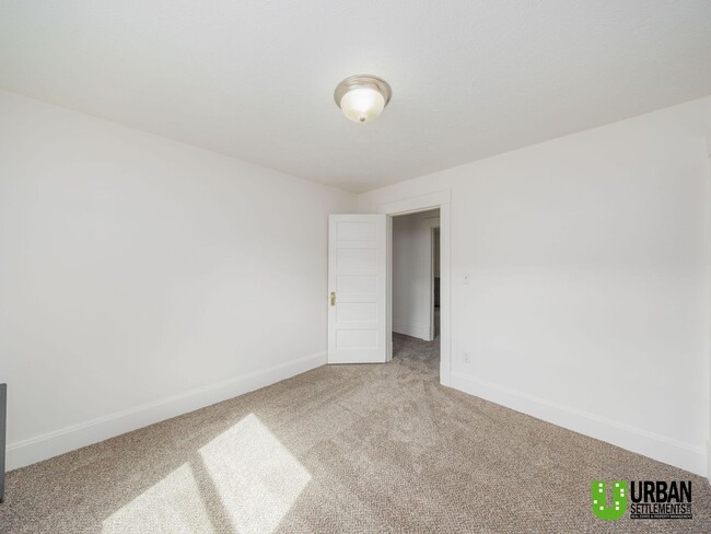 Building Photo - Spacious 4-Bedroom Home with 2-Car Garage, Basement Storage & Flexible Living Space in North Spokane