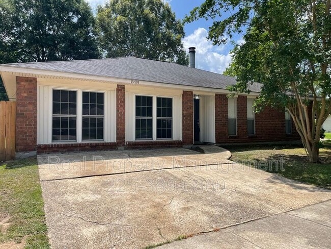 Building Photo - 13701 Gentilly Ct