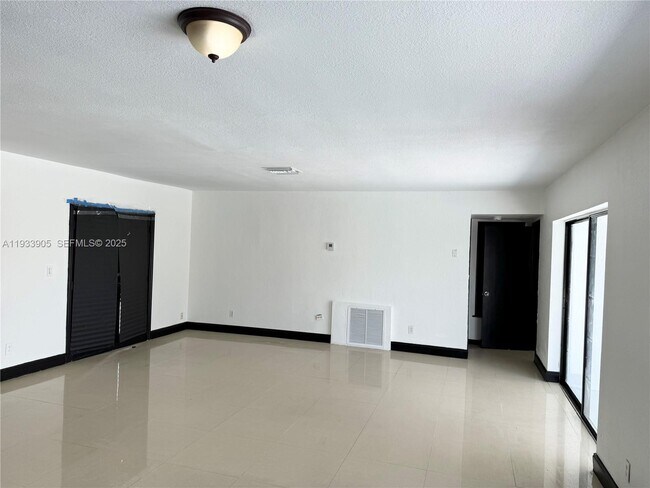 Building Photo - 17205 SW 109th Ct