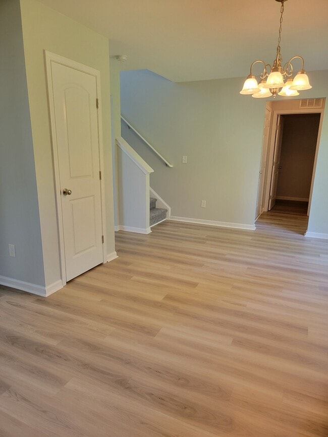 Building Photo - 2170 E Brookstone Dr