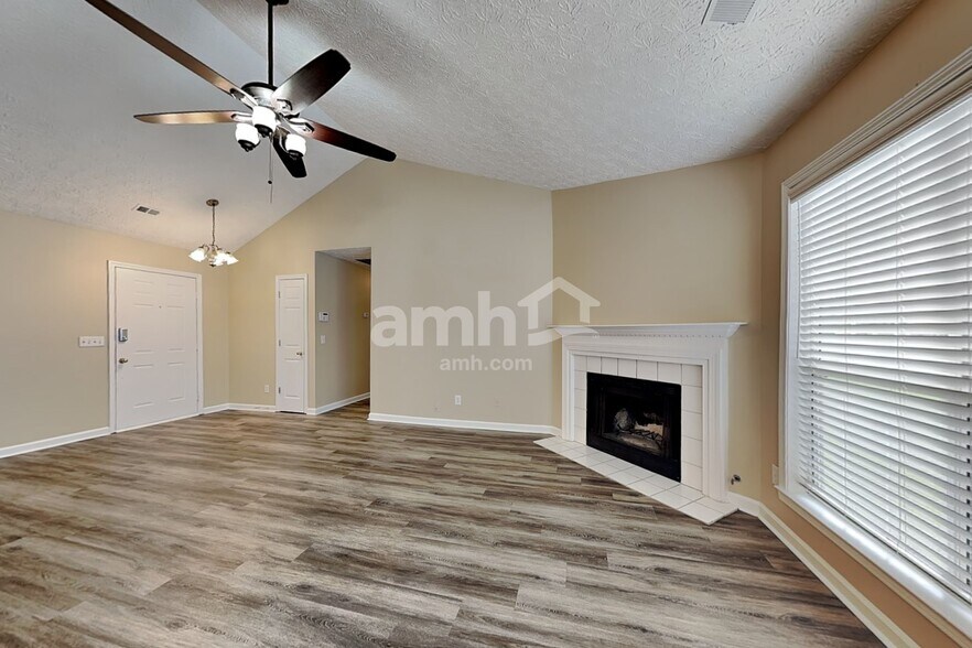 Building Photo - 2510 Baysridge Dr NW