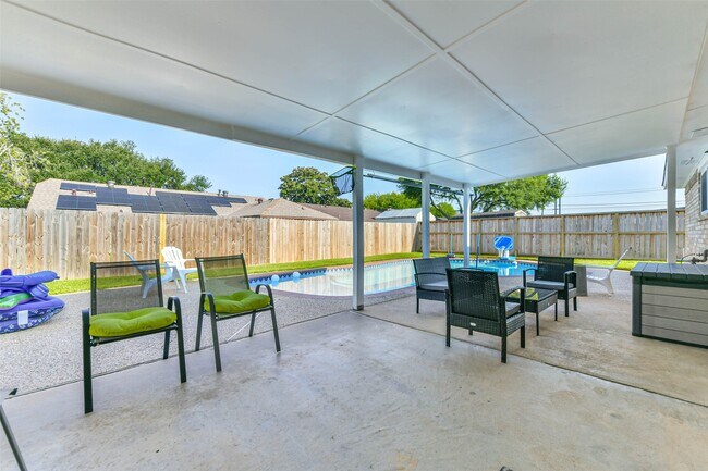 Building Photo - 3205 Brookhurst Ln