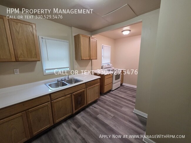 Building Photo - 760 Lakewood Blvd