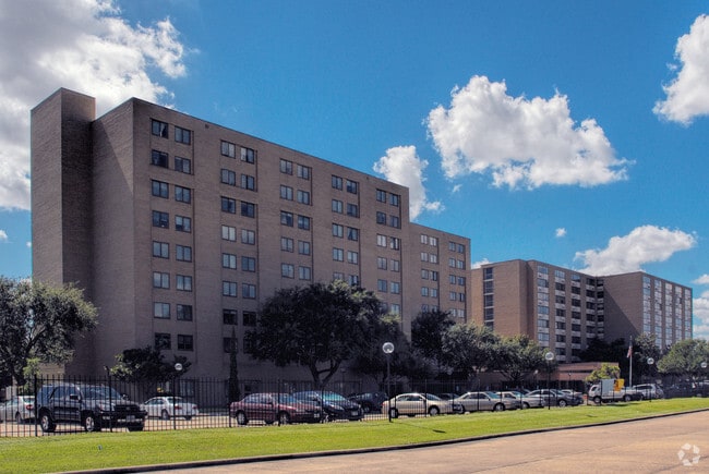 Building Photo - Goldberg B'nai B'rith Towers