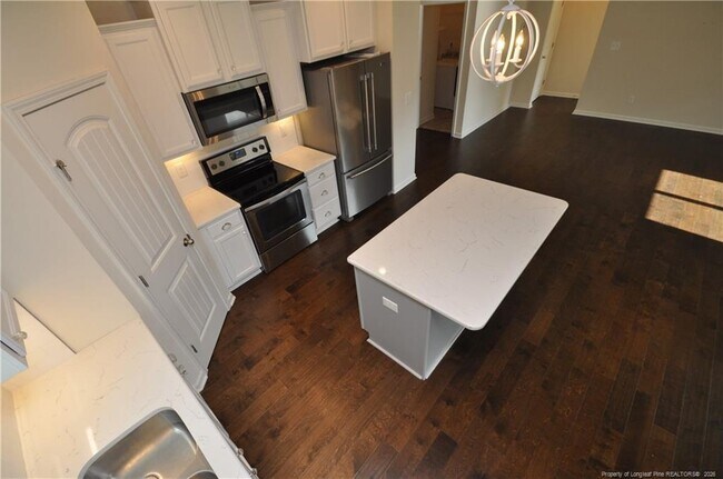 Building Photo - 84 Fairview St