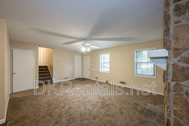Building Photo - 3038 Courtney Dr